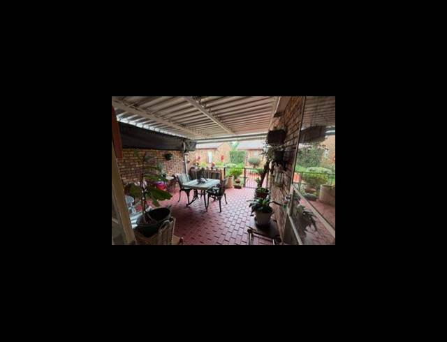 3 BEDROOM TOWNHOUSE FOR SALE IN CLARINA